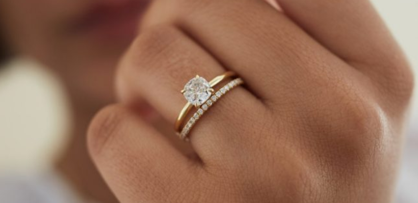 Are You Ready to Pop the Question? Tips to Choose the Perfect Engagement Ring!
